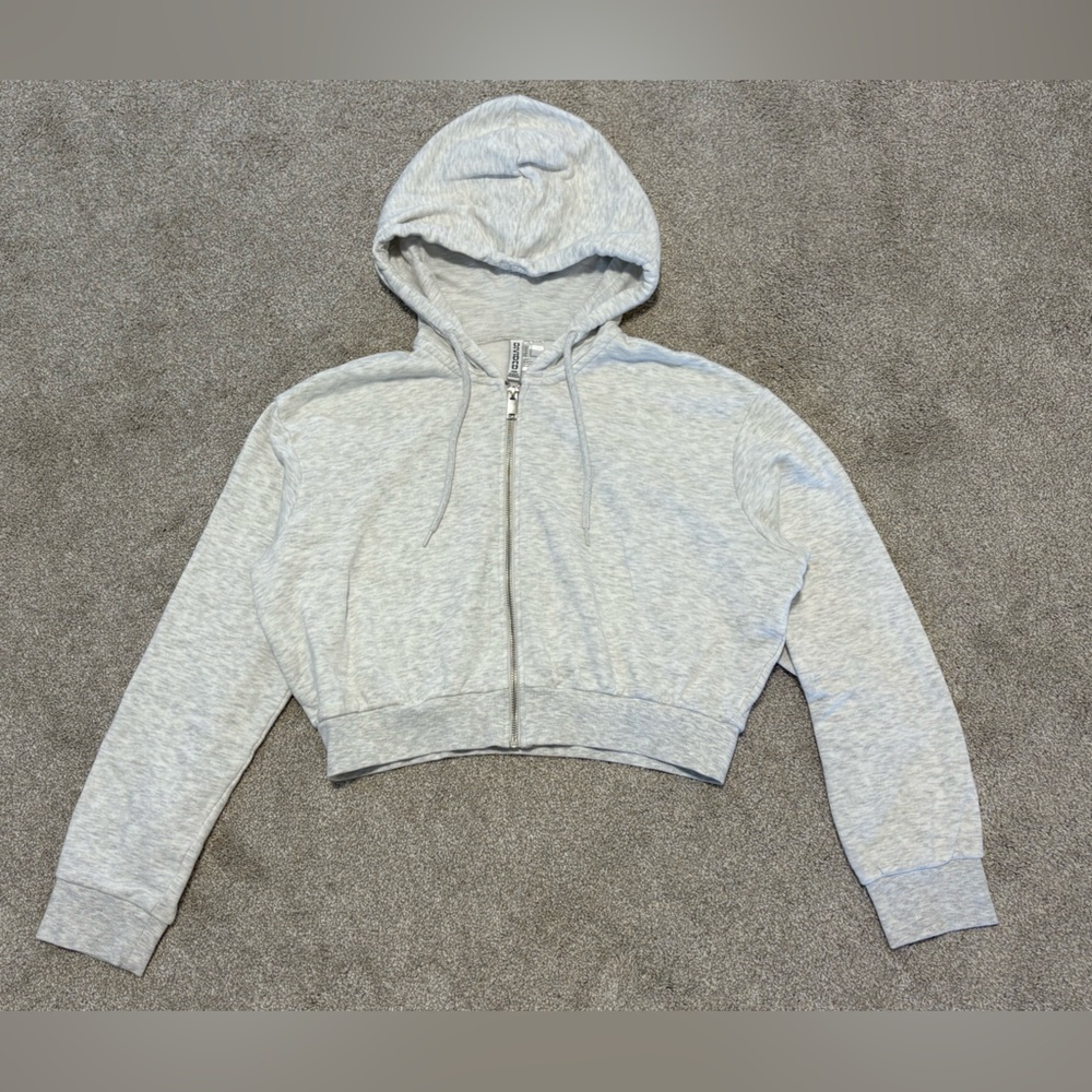 H&M Light Gray Cropped Hoodie
